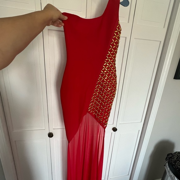 Red dress - Picture 6 of 7